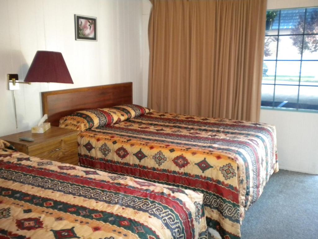 Holiday House Motel Пентиктон Номер фото