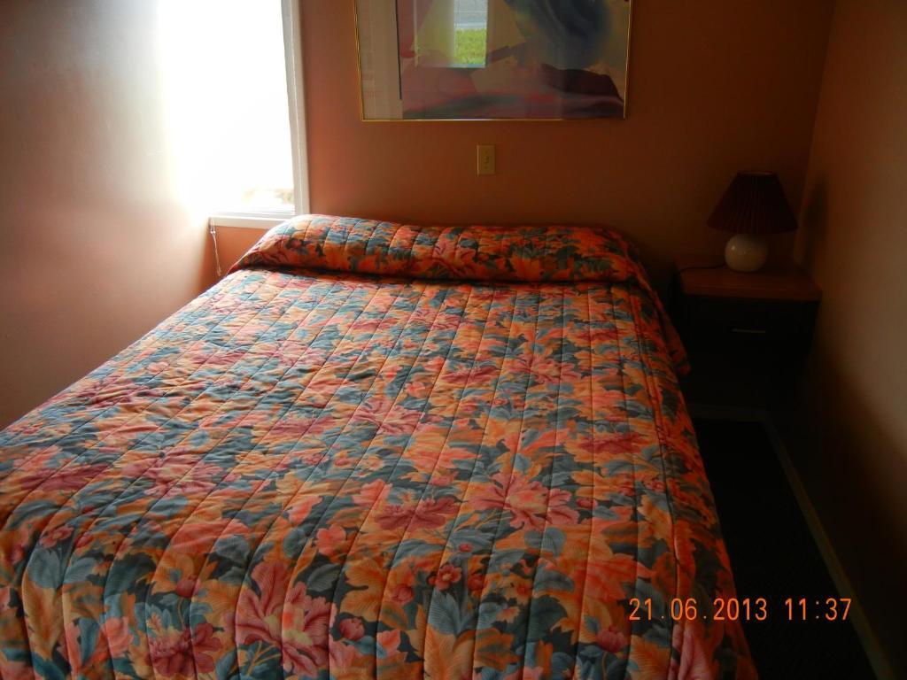 Holiday House Motel Пентиктон Номер фото